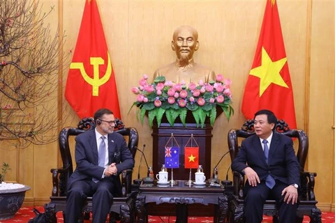 Le directeur de l'Académie nationale de politique Ho Chi Minh reçoit l'ambassadeur d'Australie