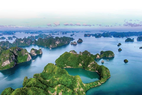 La baie d'Ha Long parmi les 24 meilleures destinations touristiques au monde en 2024