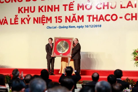 Le PM à une cérémonie des 15 ans du constructeur automobile Thaco-Chu Lai 
