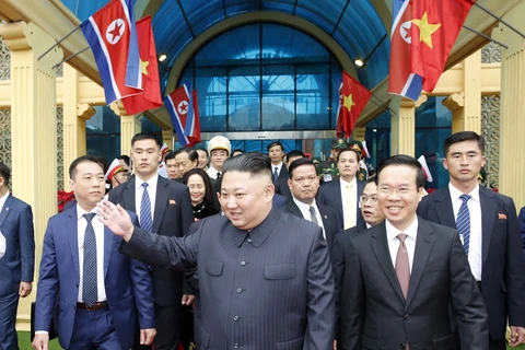 Les premières images du président Kim Jong-un au Vietnam