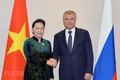 Entrevue entre la présidente de l’AN du Vietnam et le président de la Douma d'Etat de Russie