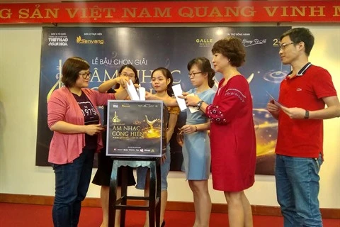 Les journalistes votent pour le 14e Prix Cống hiến