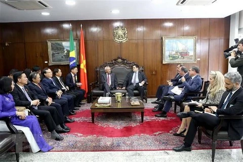 Vietnam et Brésil promeuvent la coopération dans le secteur législatif