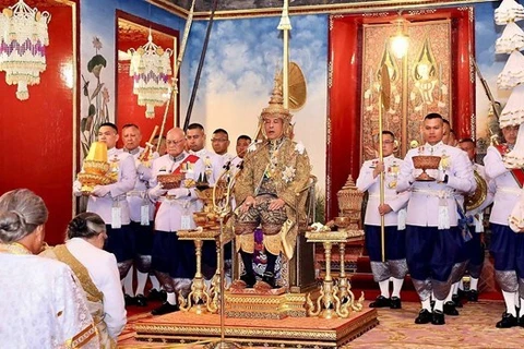 Le dirigeant Nguyen Phu Trong félicite le roi de Thaïlande pour son couronnement