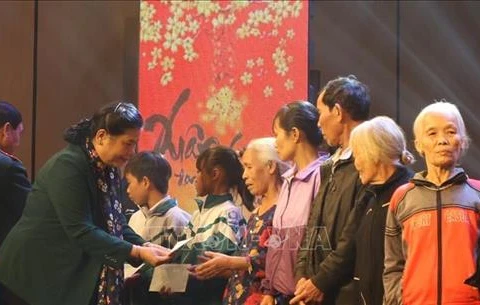 Programme ‘’Têt pour les pauvres’’ à Ha Tinh