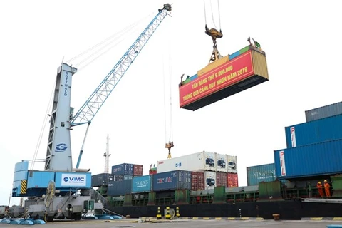 Ouverture d’une ligne maritime pour relier le port de Quy Nhon à l'Asie du Nord-Est