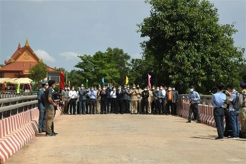 Le Vietnam et le Cambodge ouvrent une nouvelle paire de portes frontalières