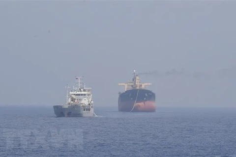 Sauvetage d'un navire panaméen dans les eaux vietnamiennes de Truong Sa