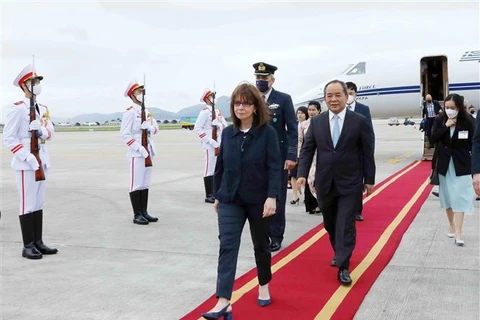 La présidente grecque entame sa visite officielle au Vietnam