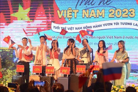 Camp d'été du Vietnam 2023 pour les jeunes Viêt kiêu : voyage vers la Patrie