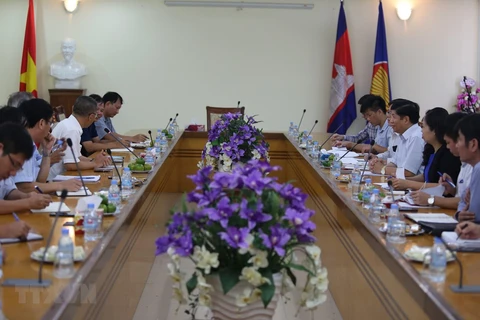 Une délégation intersectorielle vietnamienne au Cambodge