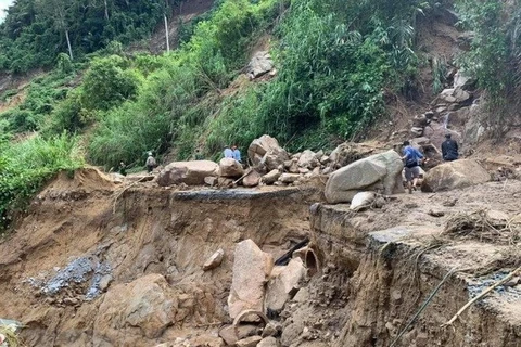 Le typhon Molave fait au moins 23 morts et 47 disparus