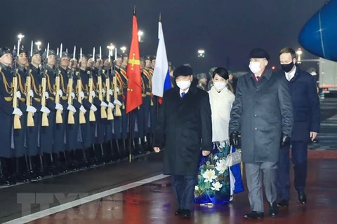 Le président Nguyen Xuan Phuc arrive à Moscou, entamant sa visite officielle en Russie