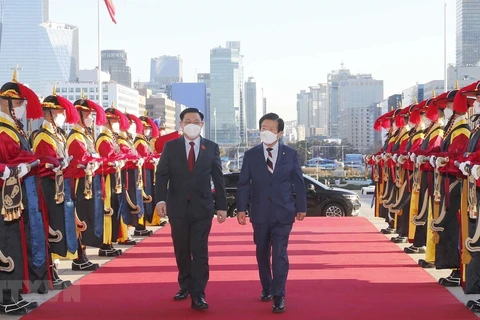 Significations importantes des visites du président de l’AN en R. de Corée et en Inde 