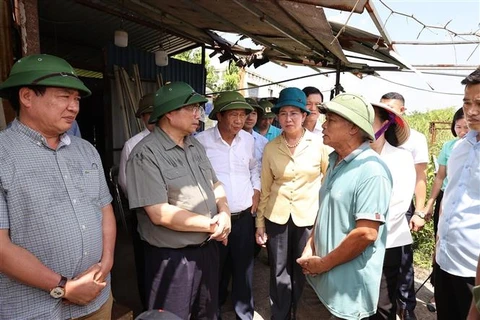 Le PM se rend à Ha Nam pour résoudre des difficultés dans la construction d’hôpitaux