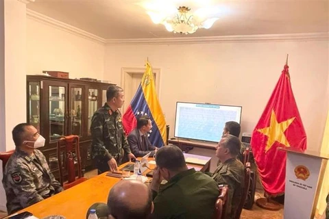 Présentation au Venezuela de la politique étrangère et de la politique de défense du Vietnam 