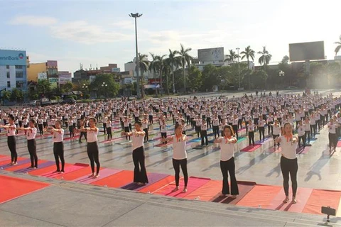 Quang Tri célèbre la Journée internationale du yoga