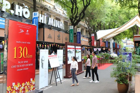 Diverses expositions célébrant le 130e anniversaire de la naissance du Président Hô Chi Minh