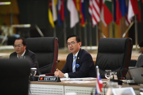 L'ambassadeur vietnamien Tran Duc Binh élu Secrétaire général adjoint de l'ASEAN