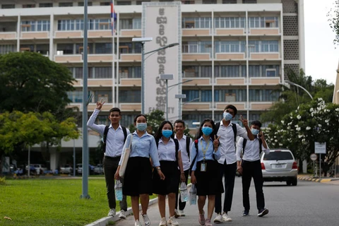 Le Cambodge autorise la réouverture des universités publiques