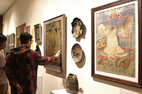Une exposition d'art vise à hériter de la quintessence des estampes de Hang Trong à Hanoï