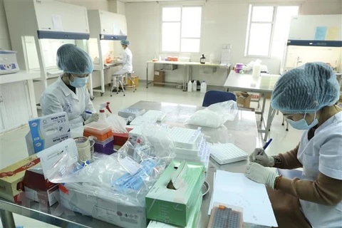 COVID-19: Hanoï prélève des échantillons pour toutes les personnes revenant des zones épidémiques