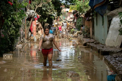 Philippines: évacuation de plus de 5.000 personnes à cause du typhon Dujuan