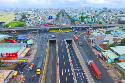 Transport : Ho Chi Minh-Ville nécessite 96.000 milliards de dongs investis dans 15 projets clés