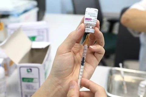 COVID-19: vaccination pour des travailleurs à Bac Ninh et Bac Giang