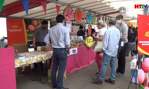 Premier festival de cuisine vietnamienne en plein air organisé à Paris