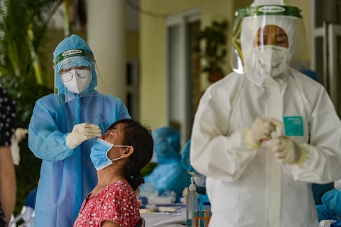 Hanoï : campagne de test RT-PCR et de test rapide à grande échelle pour 3,3 millions de personnes