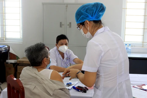 COVID-19: Début de la deuxième phase des essais cliniques sur l’homme du vaccin COVIVAC à Thai Binh