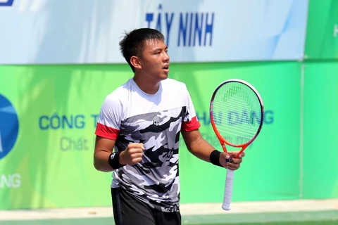 Le tennisman Ly Hoang Nam remporte le trophée du tournoi M15 Sharm El Sheikh