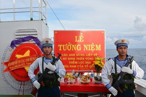 Hommage aux Morts pour la Patrie sur le plateau continental du Sud du Vietnam