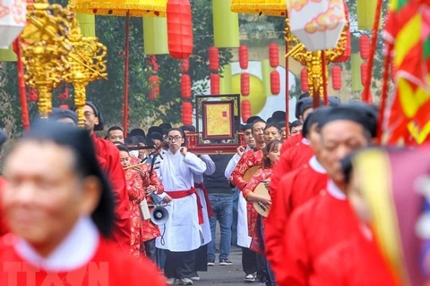 Têt: reconstitution de la cérémonie d'offrande du "Ngự lịch" pour l'Année du Tigre 2022