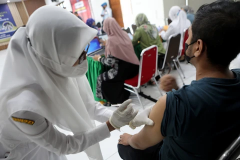 L'Indonésie cherche à lancer un vaccin anti-Covid-19 local au 3e trimestre