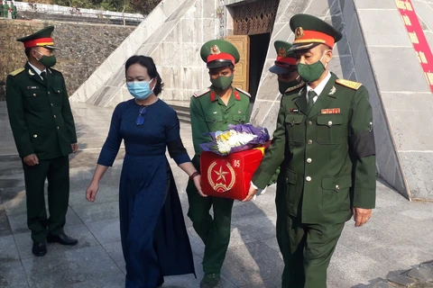 Kon Tum: inhumation des restes de soldats tombés pendant la guerre