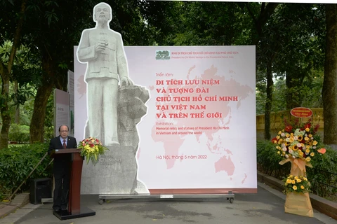Exposition "Reliques commémoratives et statues du Président Ho Chi Minh au Vietnam et dans le monde"
