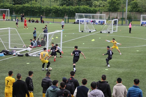 Tournoi de football amical des Vietnamiens au Royaume-Uni