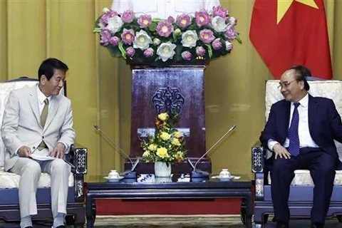 Le président Nguyen Xuan Phuc reçoit l'ancien ambassadeur spécial Vietnam-Japon, Sugi Ryotaro