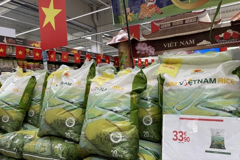 Le riz vietnamien présenté aux supermarchés Carrefour de la France