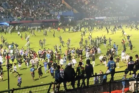 Tragédie dans un stade en Indonésie: Condoléances de la Fédération de football du Vietnam