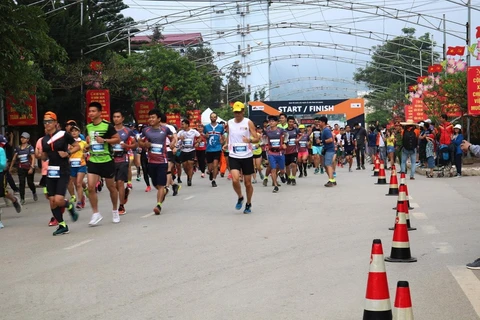 Bientôt compétition de marathon "Courir sur la route du bonheur" à Ha Giang