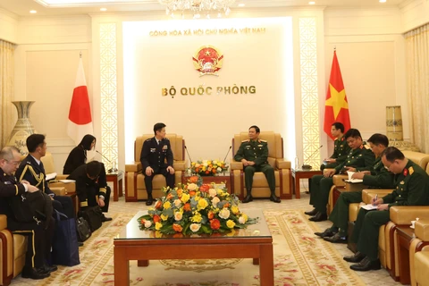 Renforcer la coopération Vietnam - Laos dans la formation des cadres et officiers politiques