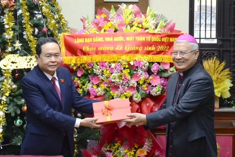 Le diocèse de Dà Nang et la Mission chrétienne comblés de vœux de Noël