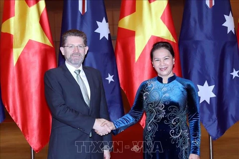 La présidente de l'AN vietnamienne s’entretient avec le président du Sénat australien