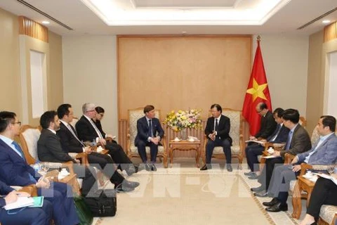 Le vice-PM Trinh Dinh Dung reçoit le PDG de la compagnie australienne Macquarie Capital