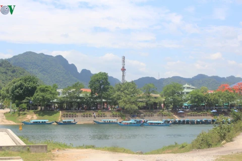  La piste Hô Chi Minh et les hauts lieux du tourisme mémoriel