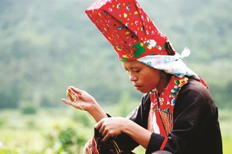 La broderie de Ba Che s’envole à Quang Ninh