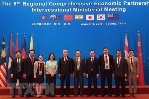 Le Vietnam participe à la réunion des ministres des pays négociant le RCEP en Chine